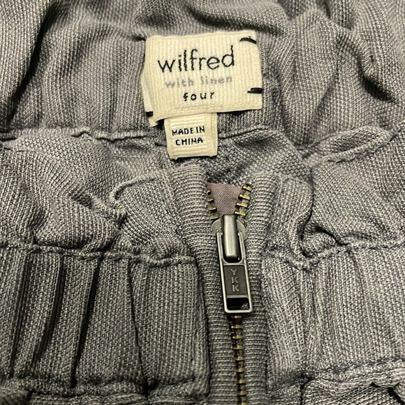 Wilfred grey linen and silk shorts. - Picture 2 of 2